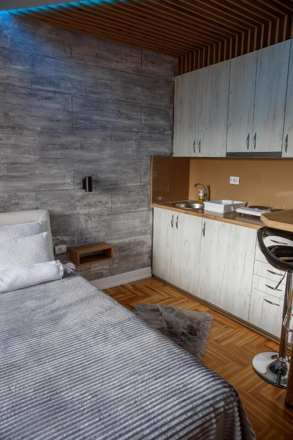 Apartman Studio Milica I Subotica Buitenkant foto